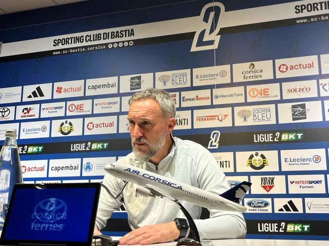 A màghjina - À Roccapina, ùn ci hè micca solu u Leone !
