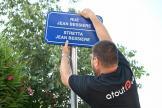 Nouvel adressage dans les rues d'Ajaccio : l’émotion des familles après la pose des dernières plaques 