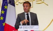 Macron promet aux maires une décentralisation "réelle et audacieuse" 